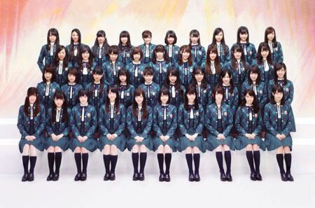 乃木坂46アーティスト写真 1stアルバム『透明な色』画像